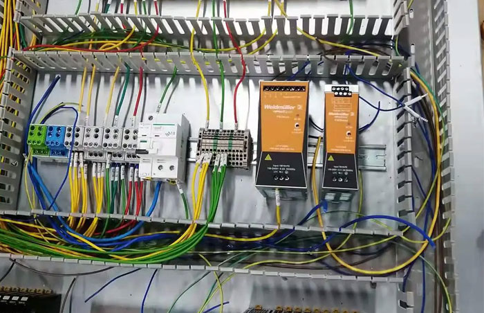 配电柜导轨.jpg 配电柜导轨.jpg